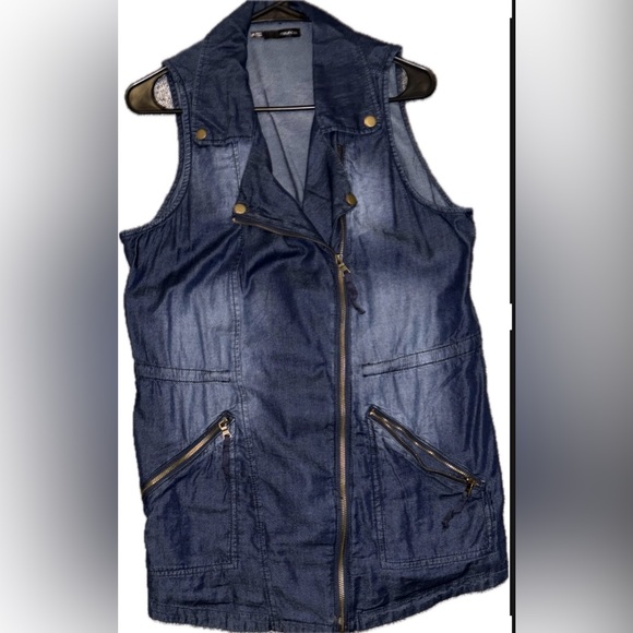 MAURICES DENIM VEST— (MED) - Picture 2 of 12
